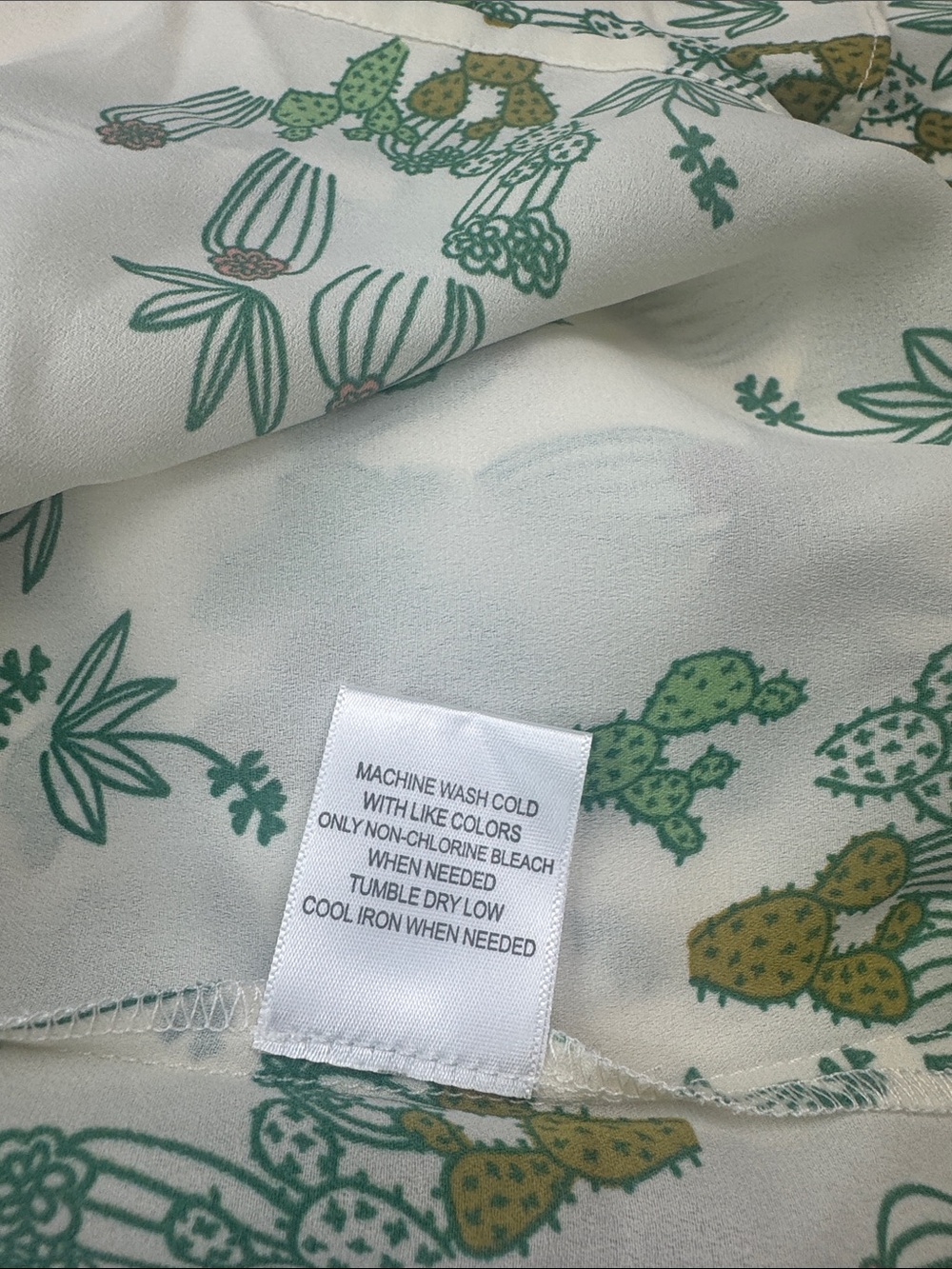 ModCloth Button Front Sheer Cactus Print Shirt Ruffle Sleeve Plus Size 1X - Picture 5 of 10